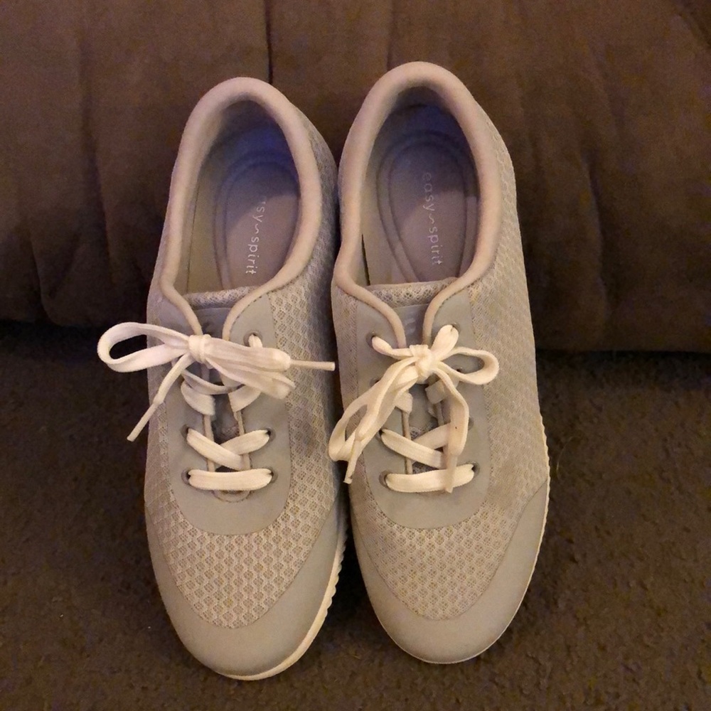 Easy spirit memory foam tennis shoes